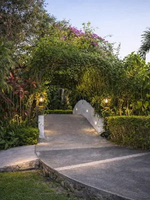 Entrada al jardín 1